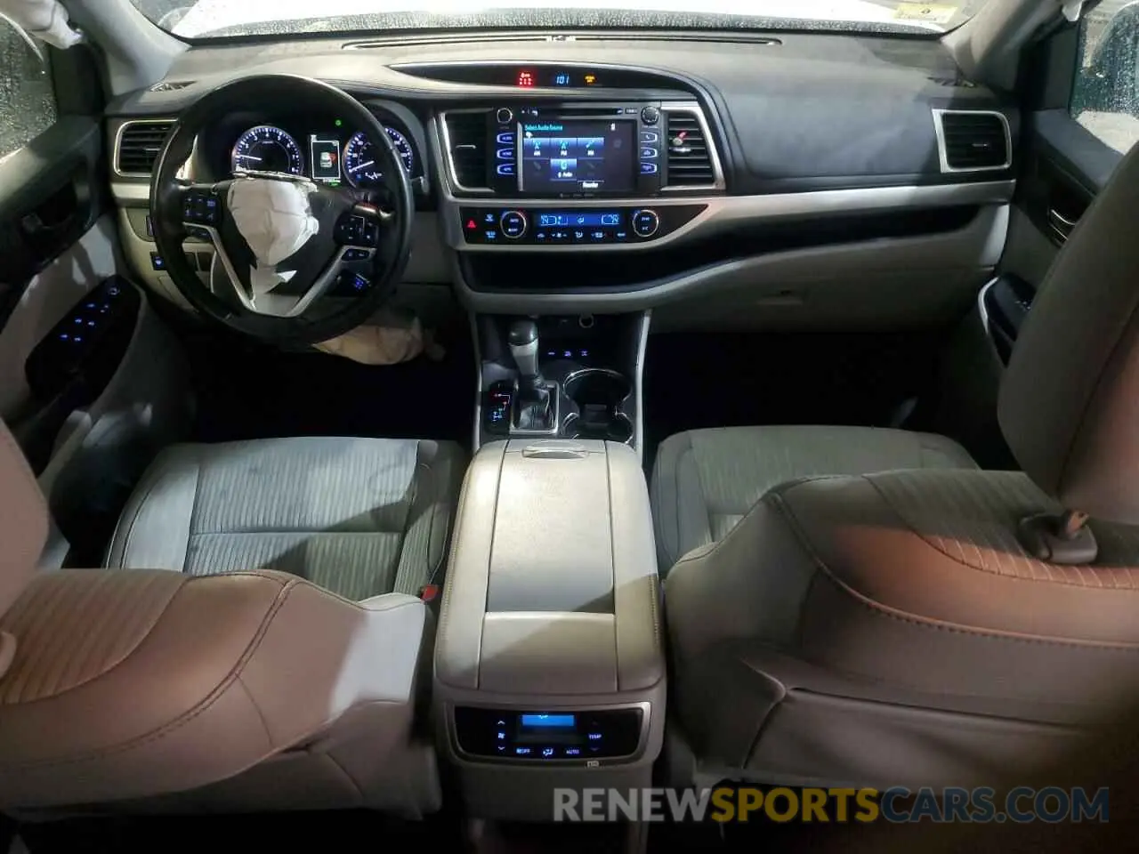 8 fotografías del automóvil dañado 5TDBZRFH9KS708649 TOYOTA HIGHLANDER 2019