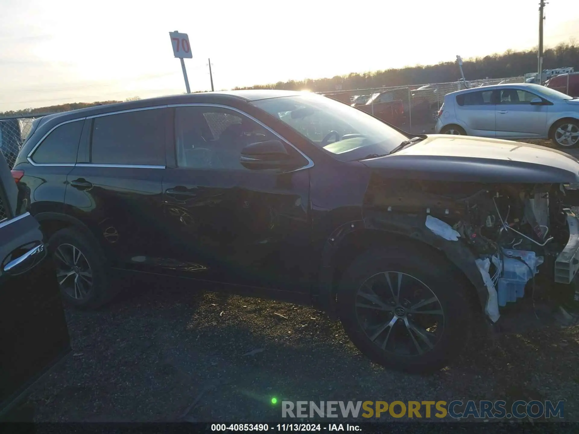 14 fotografías del automóvil dañado 5TDBZRFH9KS958859 TOYOTA HIGHLANDER 2019