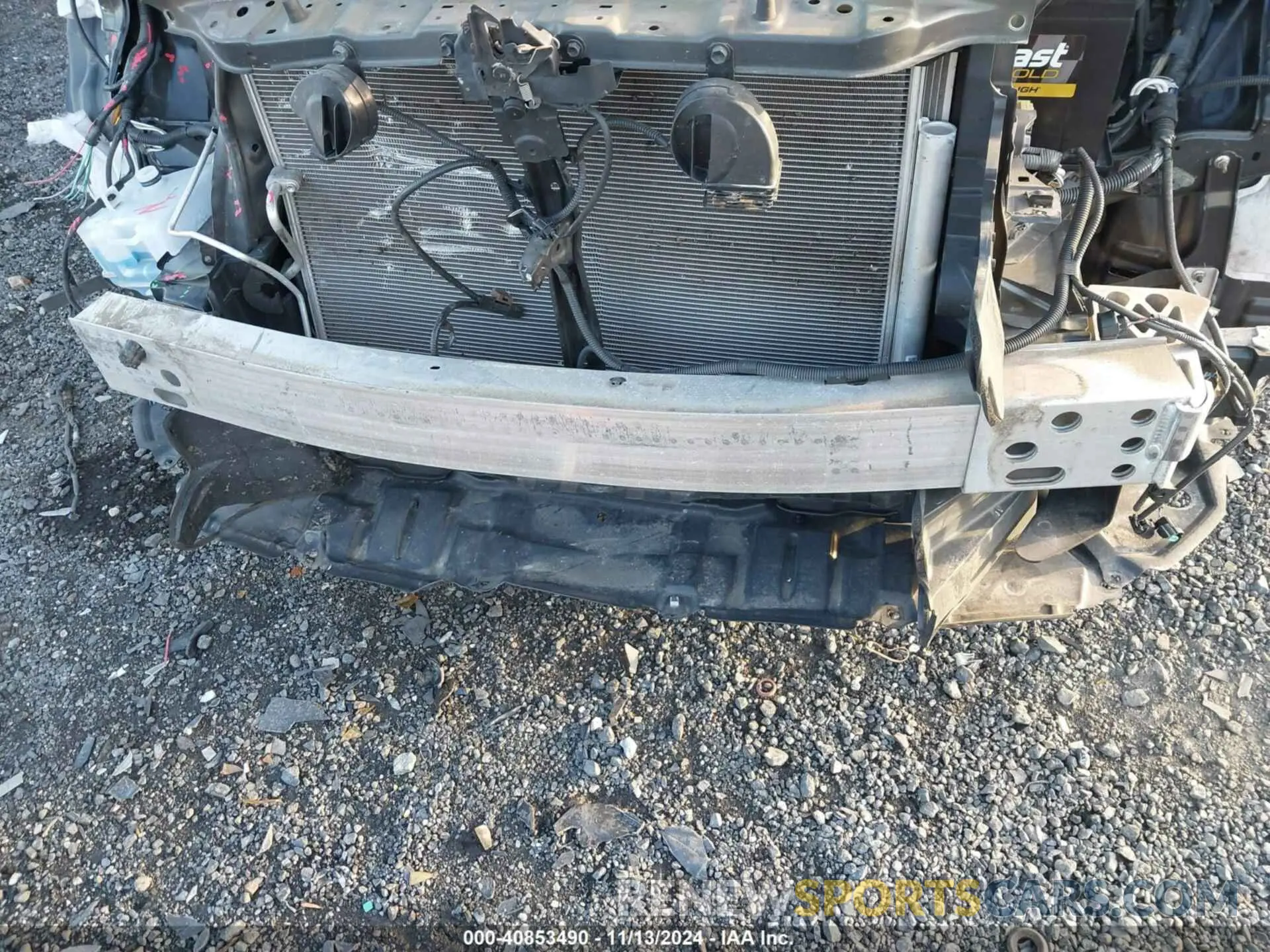 6 fotografías del automóvil dañado 5TDBZRFH9KS958859 TOYOTA HIGHLANDER 2019