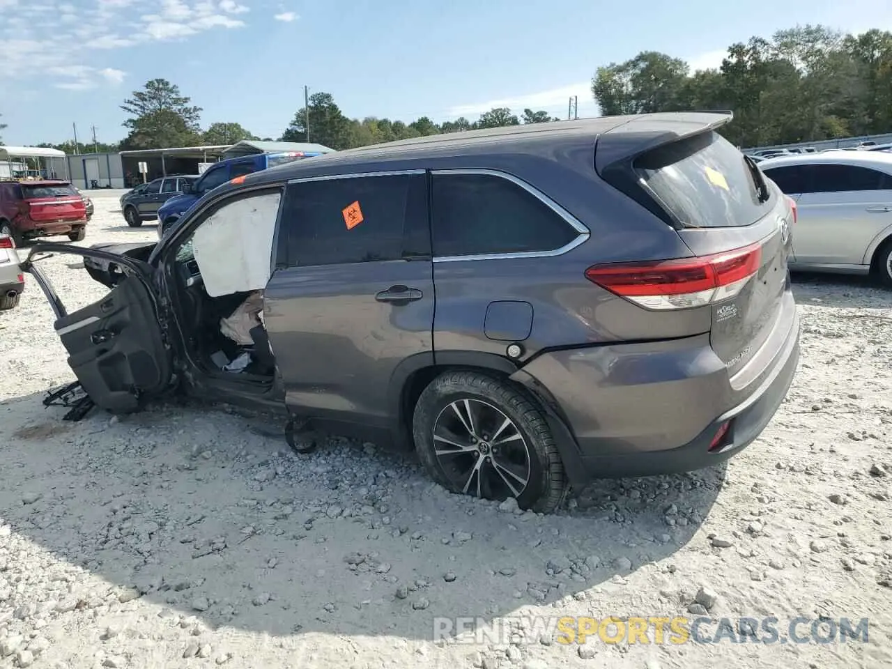 2 fotografías del automóvil dañado 5TDBZRFH9KS964046 TOYOTA HIGHLANDER 2019