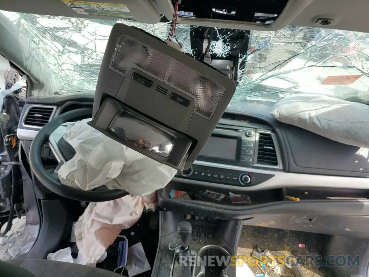 8 fotografías del automóvil dañado 5TDBZRFH9KS964046 TOYOTA HIGHLANDER 2019