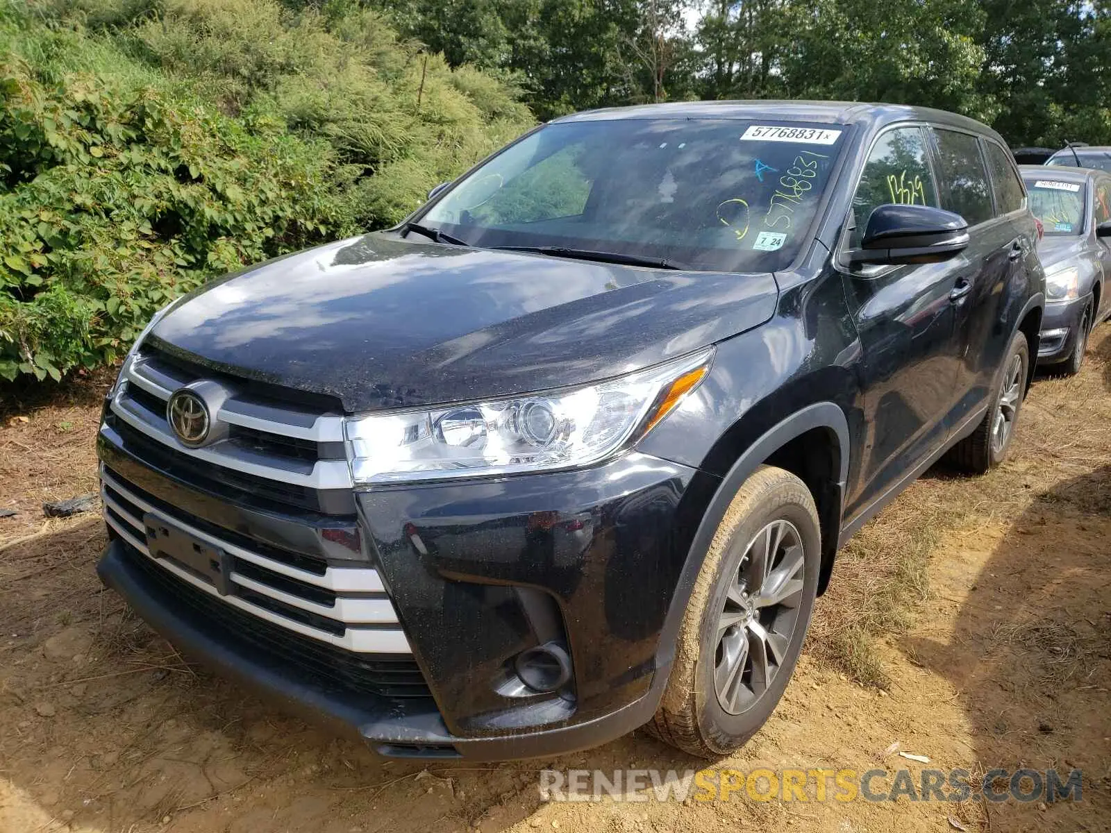 2 fotografías del automóvil dañado 5TDBZRFH9KS974608 TOYOTA HIGHLANDER 2019