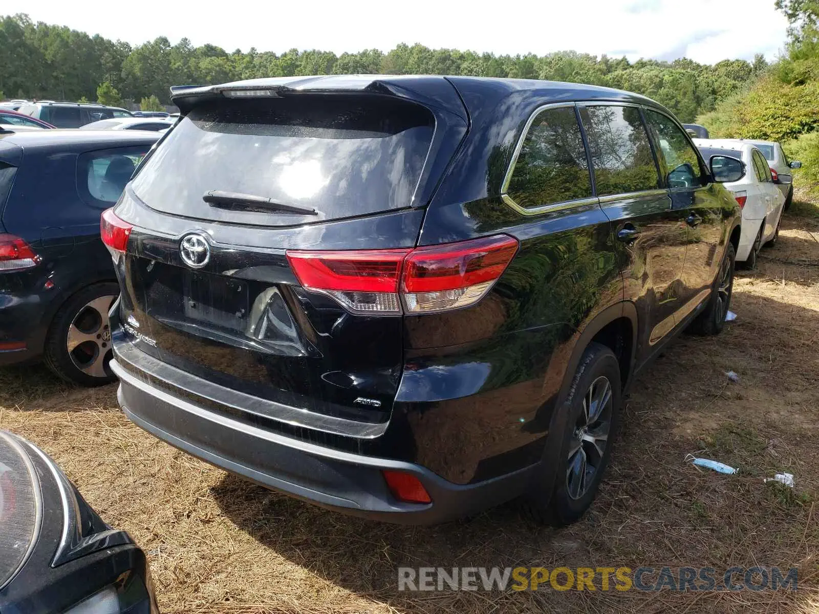 4 fotografías del automóvil dañado 5TDBZRFH9KS974608 TOYOTA HIGHLANDER 2019