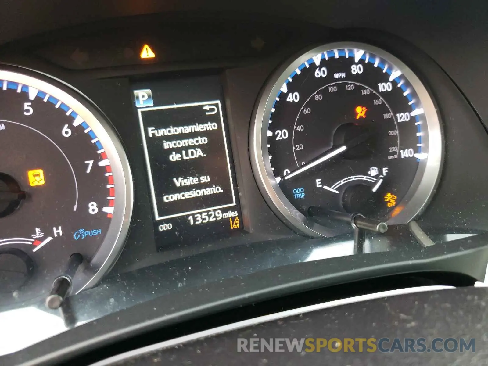 8 fotografías del automóvil dañado 5TDBZRFH9KS974608 TOYOTA HIGHLANDER 2019