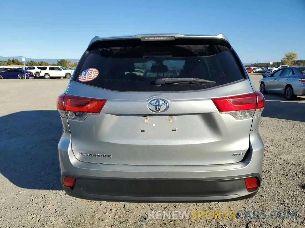 6 fotografías del automóvil dañado 5TDBZRFH9KS992350 TOYOTA HIGHLANDER 2019