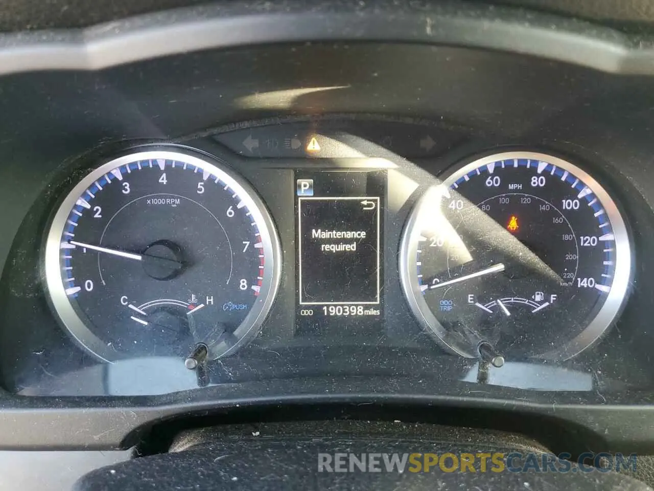 9 fotografías del automóvil dañado 5TDBZRFH9KS992350 TOYOTA HIGHLANDER 2019