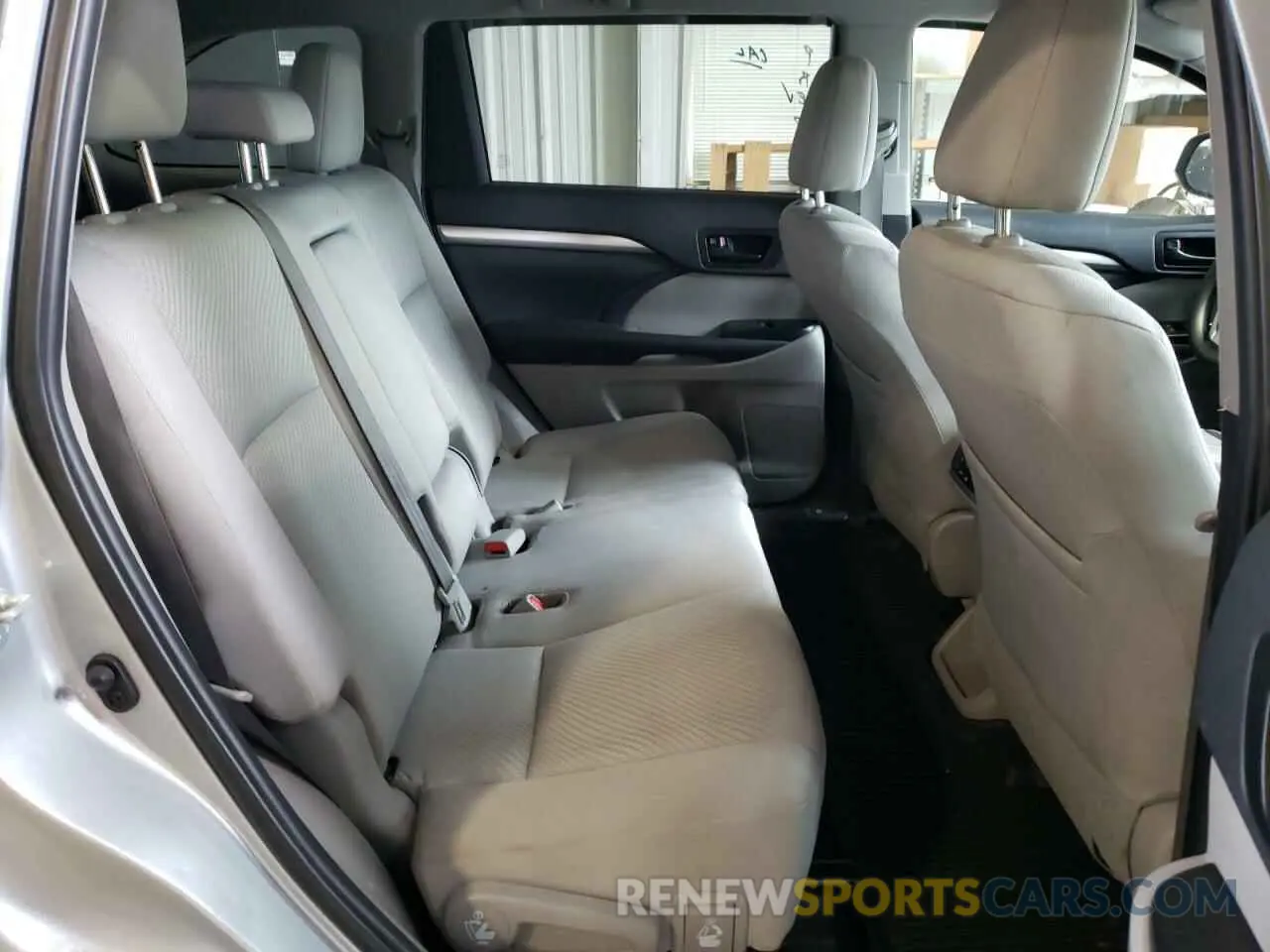 11 fotografías del automóvil dañado 5TDBZRFHXKS713410 TOYOTA HIGHLANDER 2019