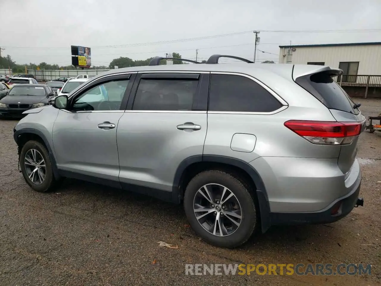 2 fotografías del automóvil dañado 5TDBZRFHXKS713410 TOYOTA HIGHLANDER 2019