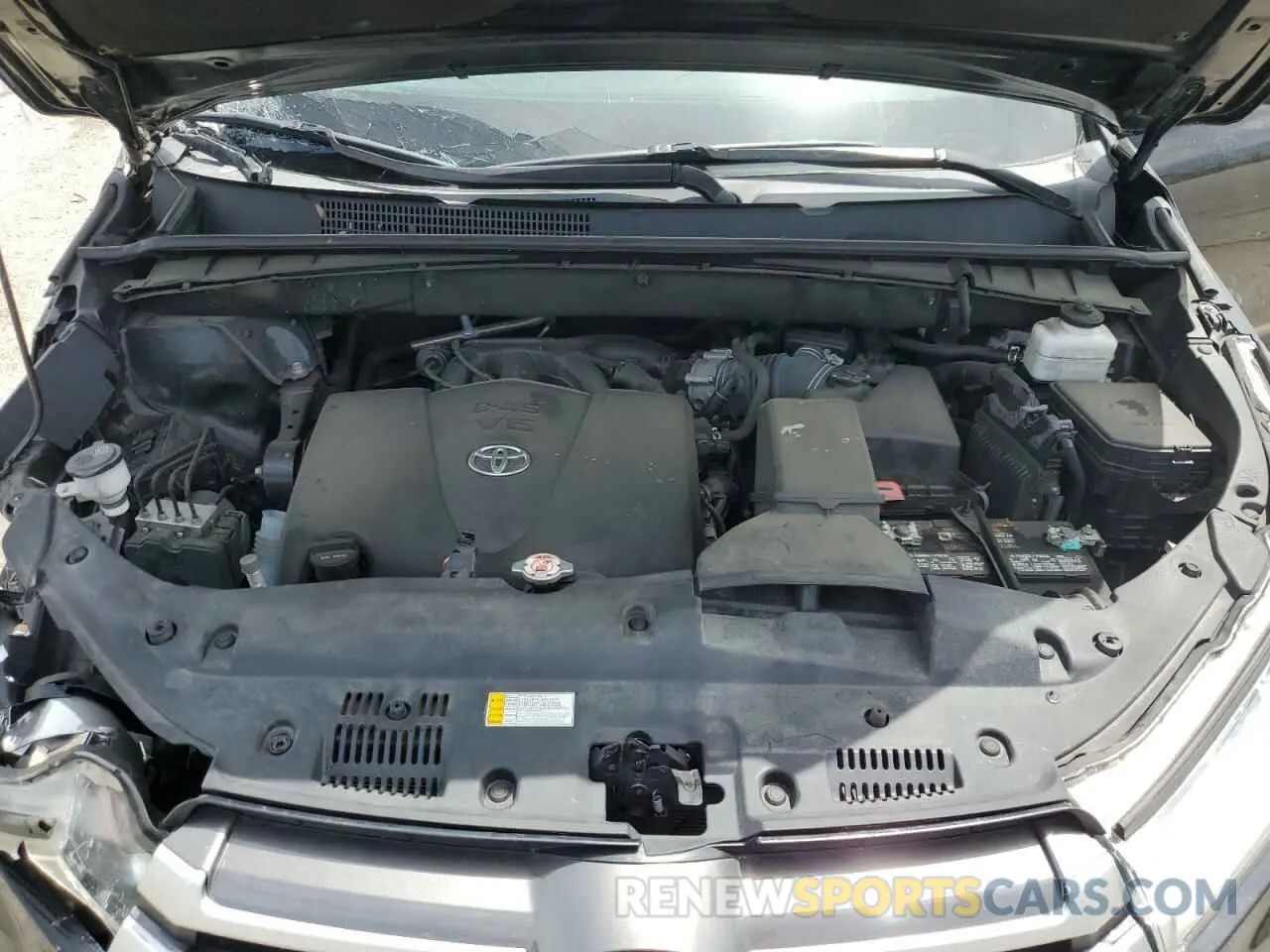 12 fotografías del automóvil dañado 5TDBZRFHXKS737156 TOYOTA HIGHLANDER 2019