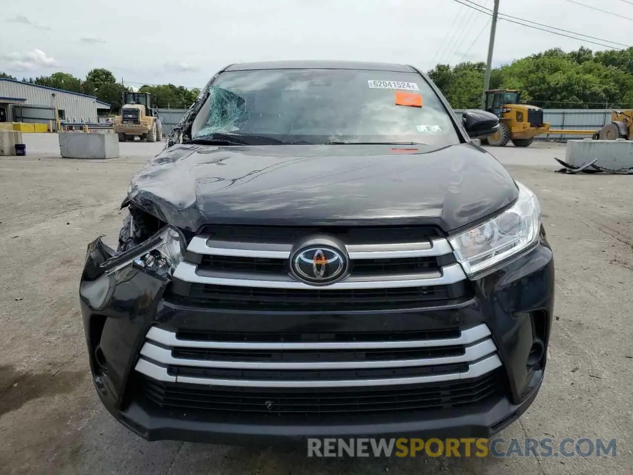 5 fotografías del automóvil dañado 5TDBZRFHXKS737156 TOYOTA HIGHLANDER 2019