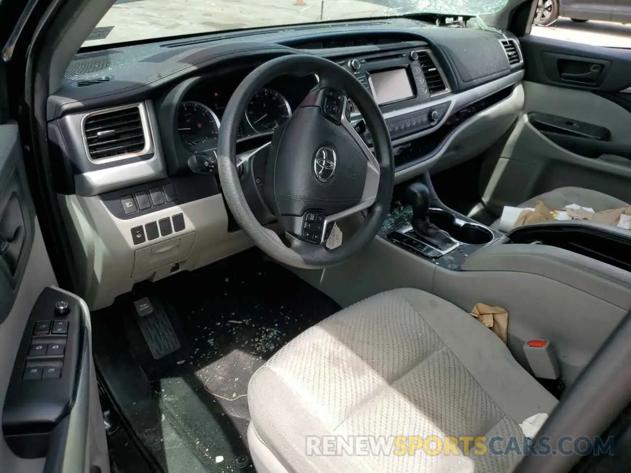 8 fotografías del automóvil dañado 5TDBZRFHXKS737156 TOYOTA HIGHLANDER 2019