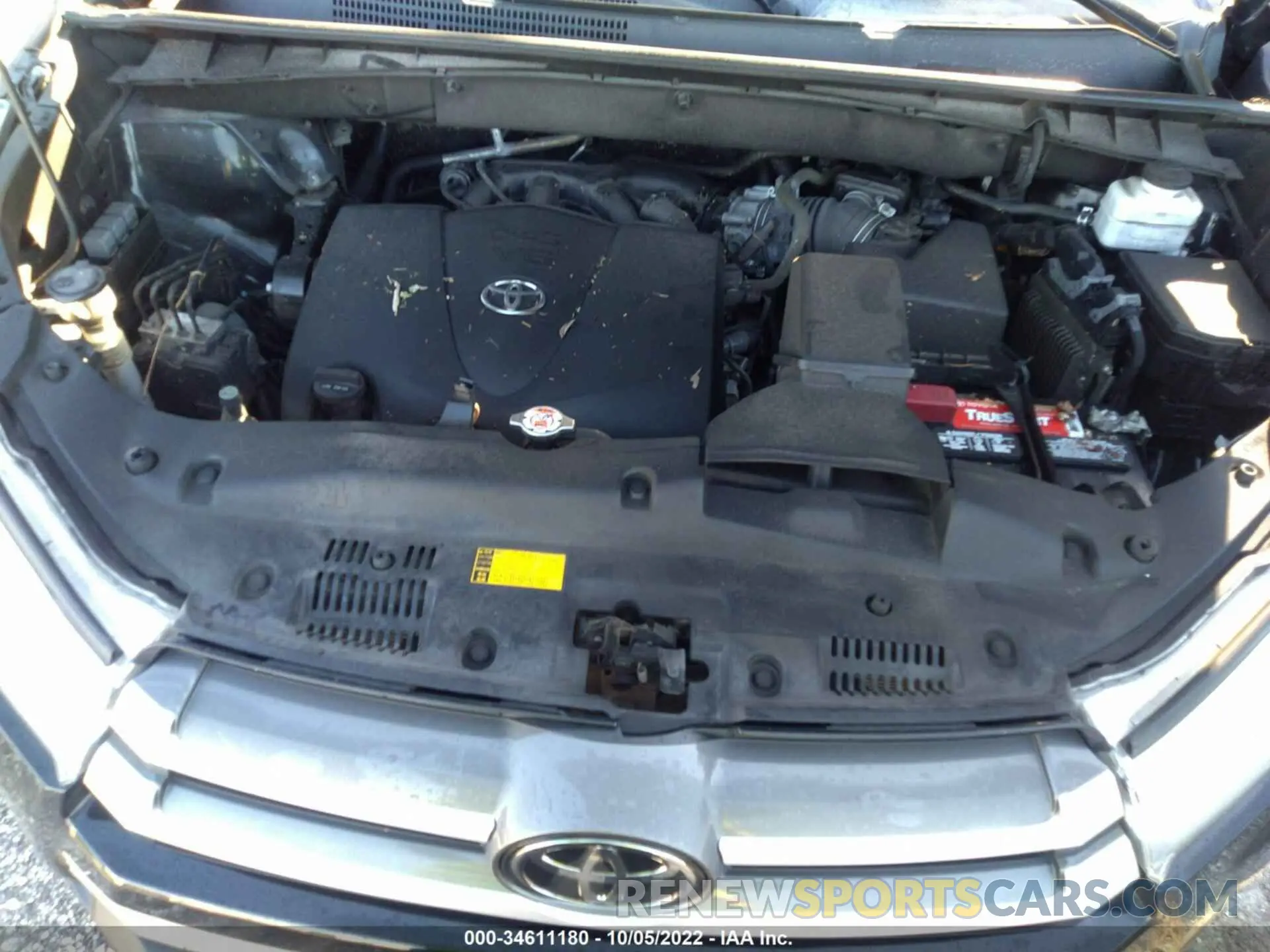 10 fotografías del automóvil dañado 5TDBZRFHXKS937213 TOYOTA HIGHLANDER 2019
