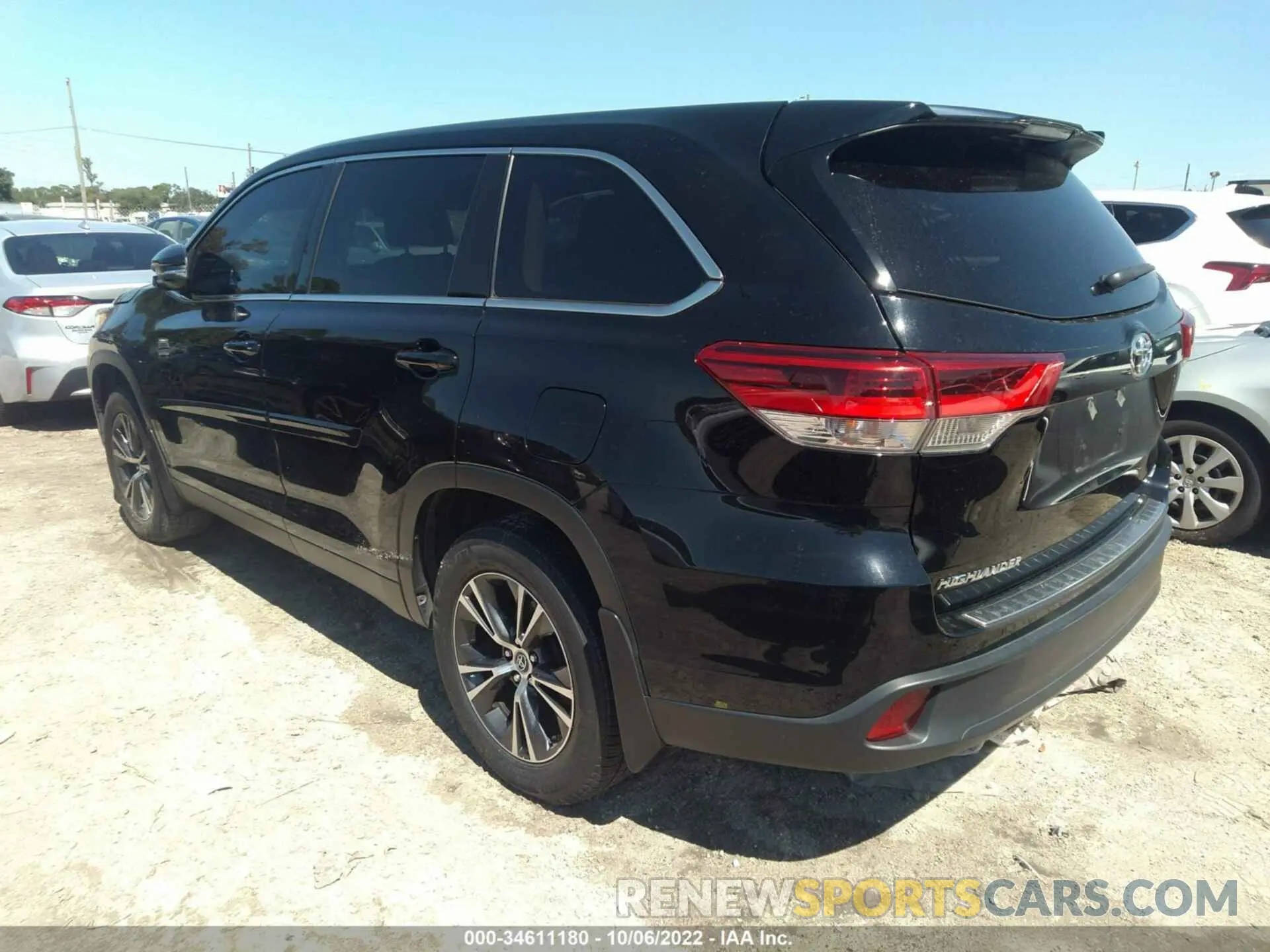 3 fotografías del automóvil dañado 5TDBZRFHXKS937213 TOYOTA HIGHLANDER 2019