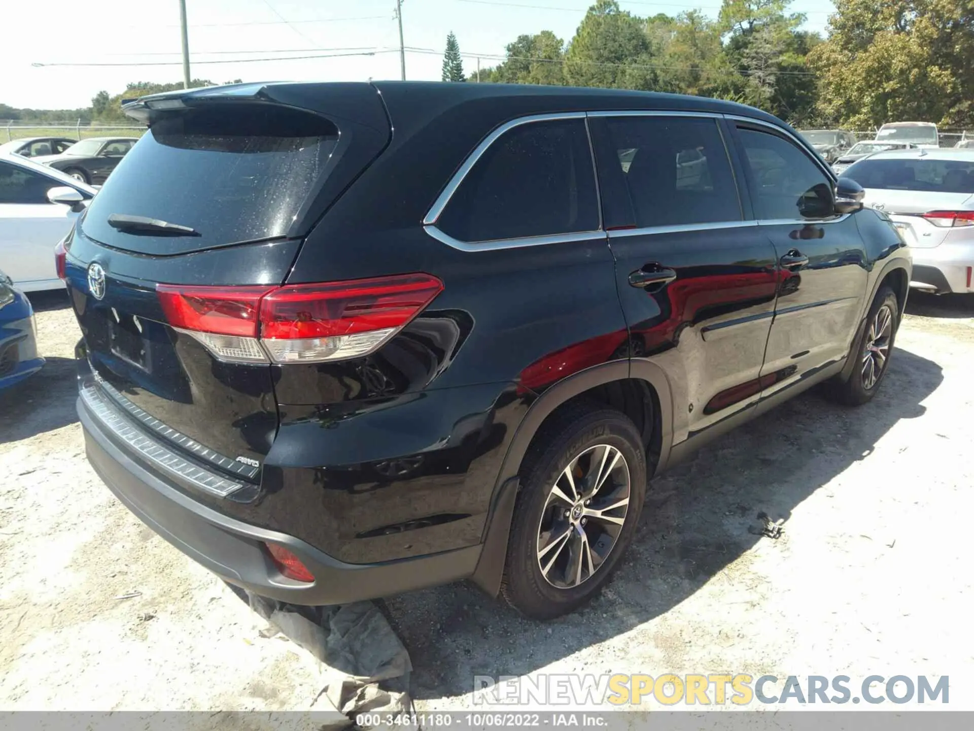 4 fotografías del automóvil dañado 5TDBZRFHXKS937213 TOYOTA HIGHLANDER 2019