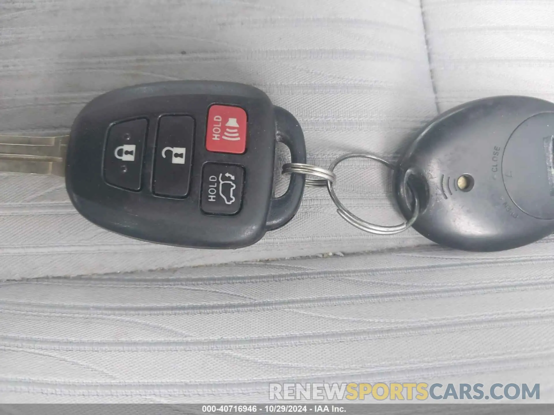 11 fotografías del automóvil dañado 5TDBZRFHXKS953251 TOYOTA HIGHLANDER 2019