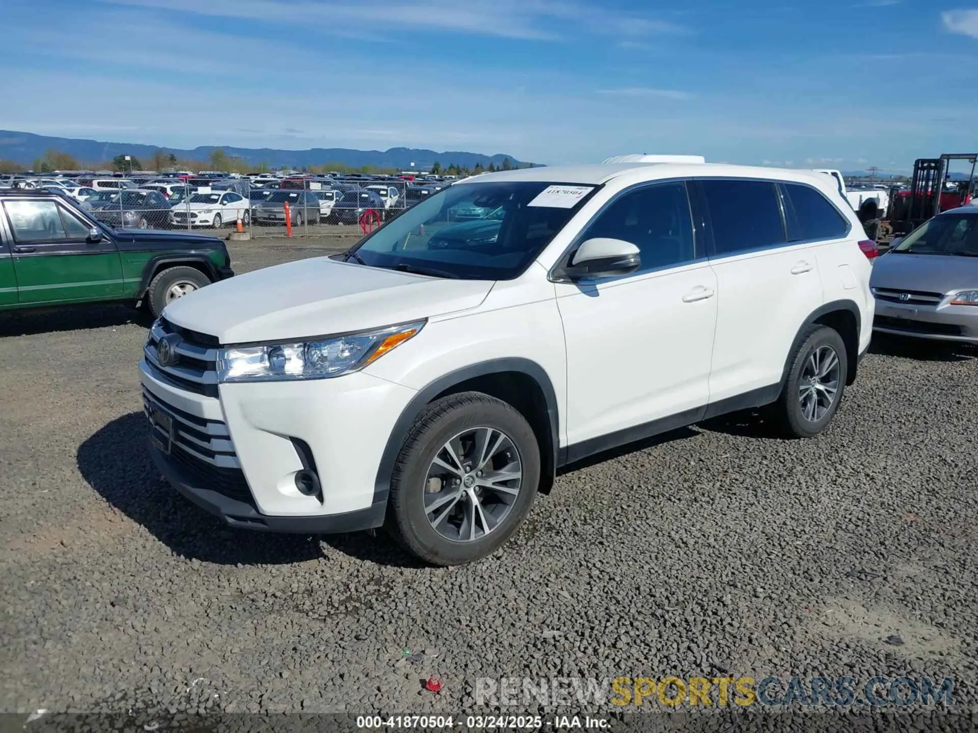 2 fotografías del automóvil dañado 5TDBZRFHXKS956909 TOYOTA HIGHLANDER 2019