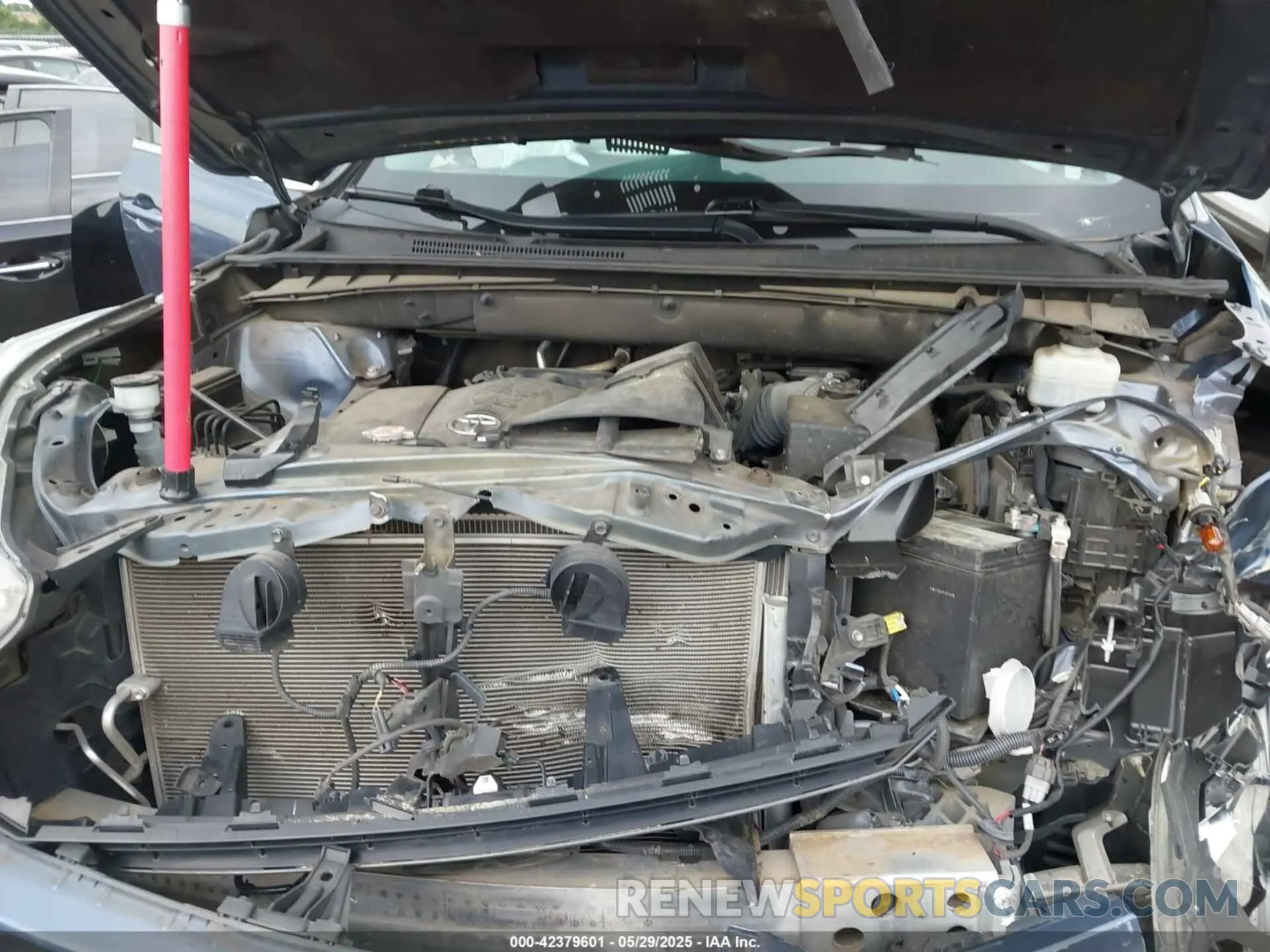 10 fotografías del automóvil dañado 5TDBZRFHXKS964721 TOYOTA HIGHLANDER 2019