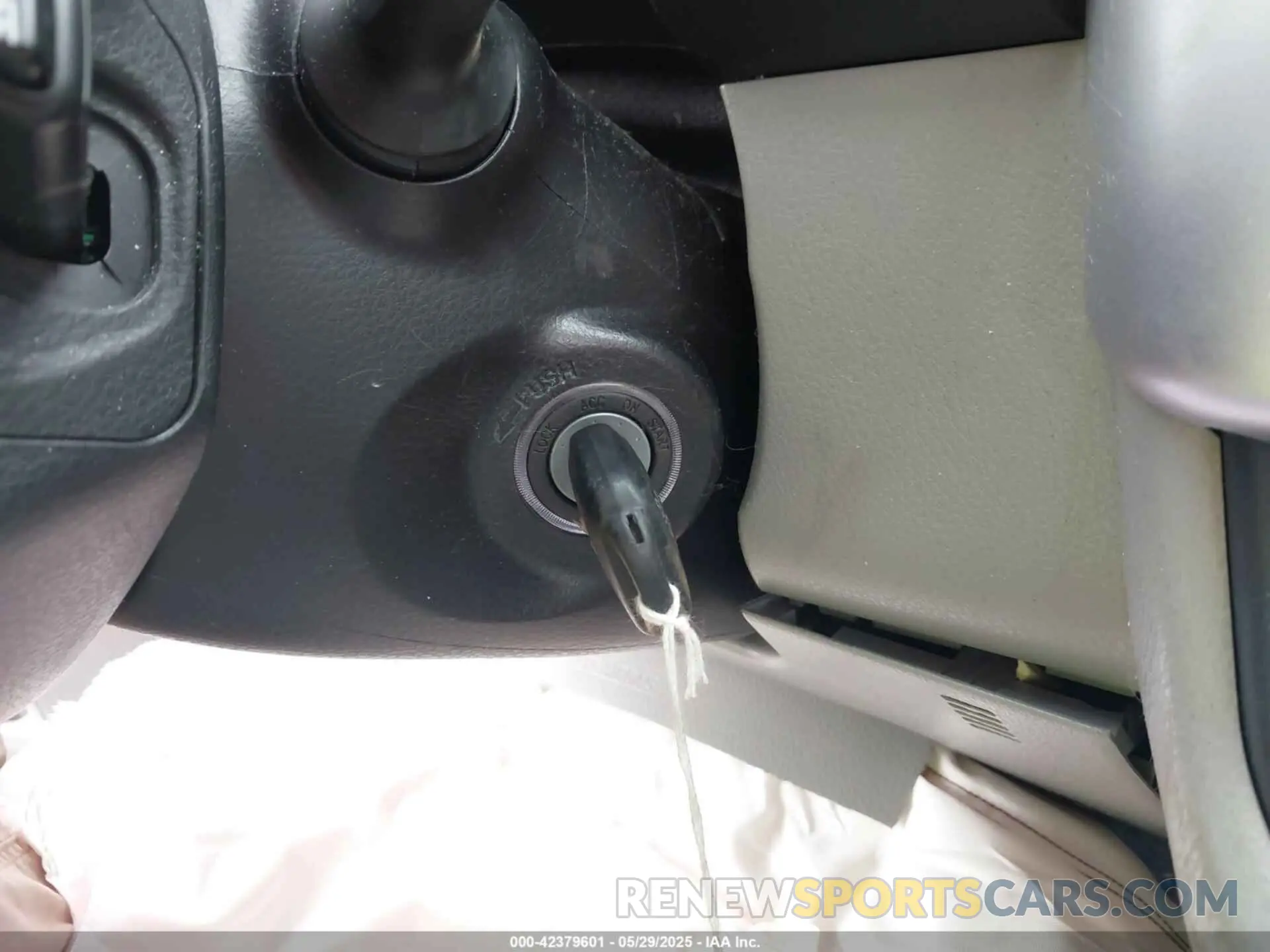 11 fotografías del automóvil dañado 5TDBZRFHXKS964721 TOYOTA HIGHLANDER 2019