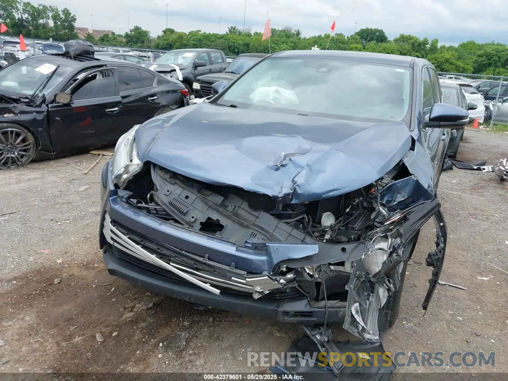 6 fotografías del automóvil dañado 5TDBZRFHXKS964721 TOYOTA HIGHLANDER 2019