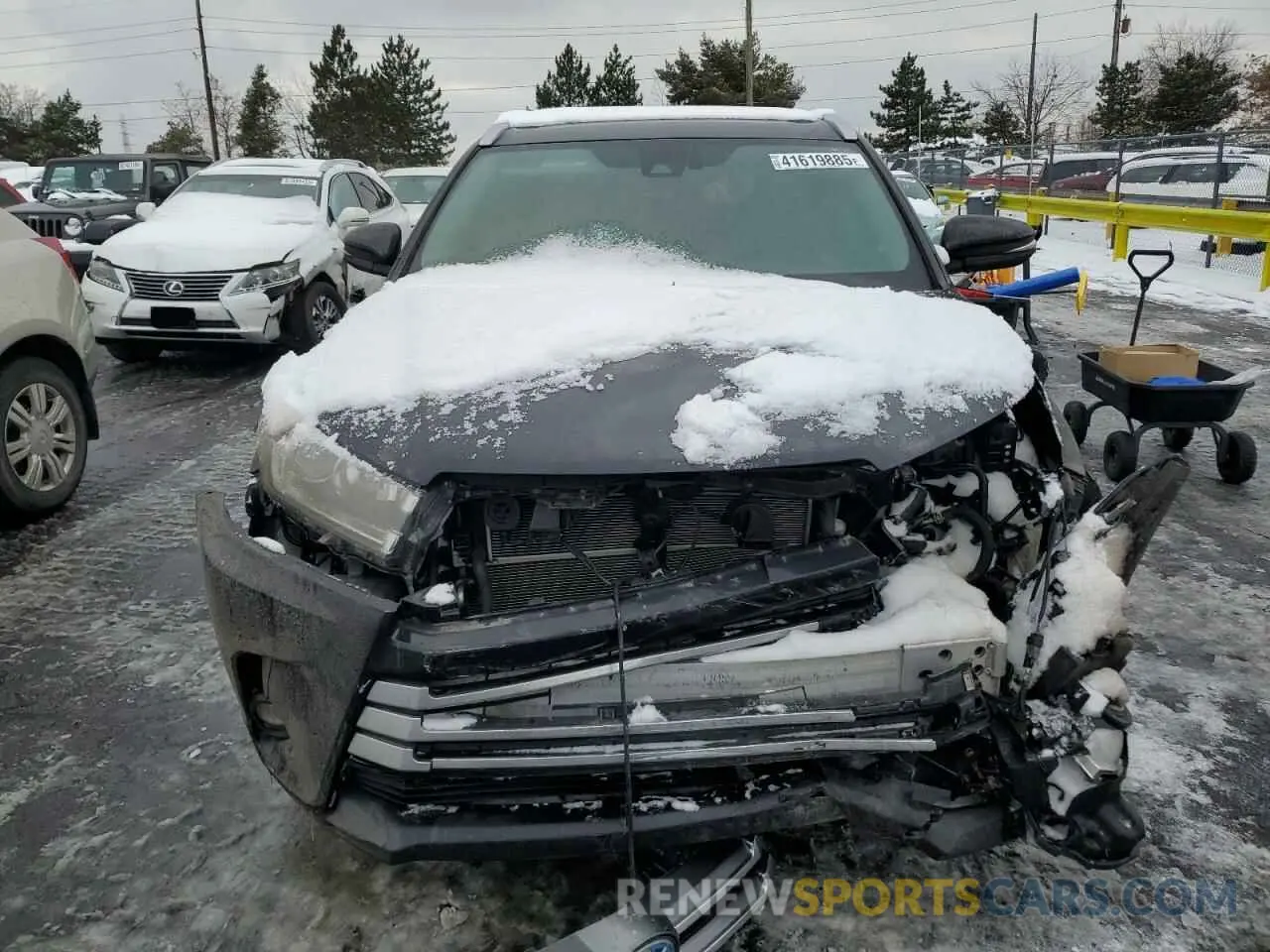 5 fotografías del automóvil dañado 5TDDGRFH0KS075408 TOYOTA HIGHLANDER 2019