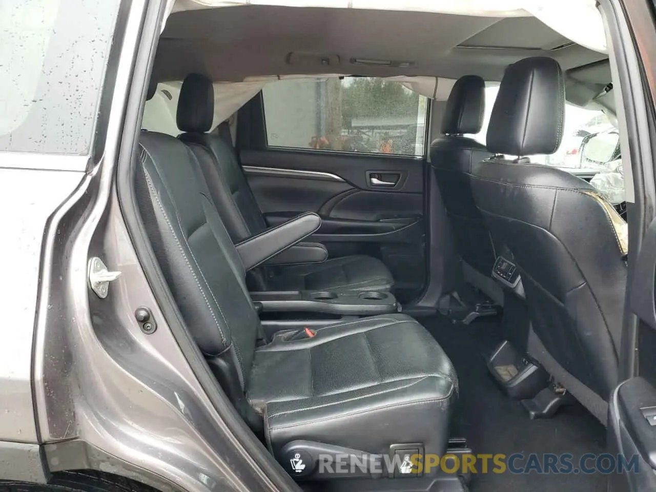 11 fotografías del automóvil dañado 5TDDGRFH1KS072758 TOYOTA HIGHLANDER 2019