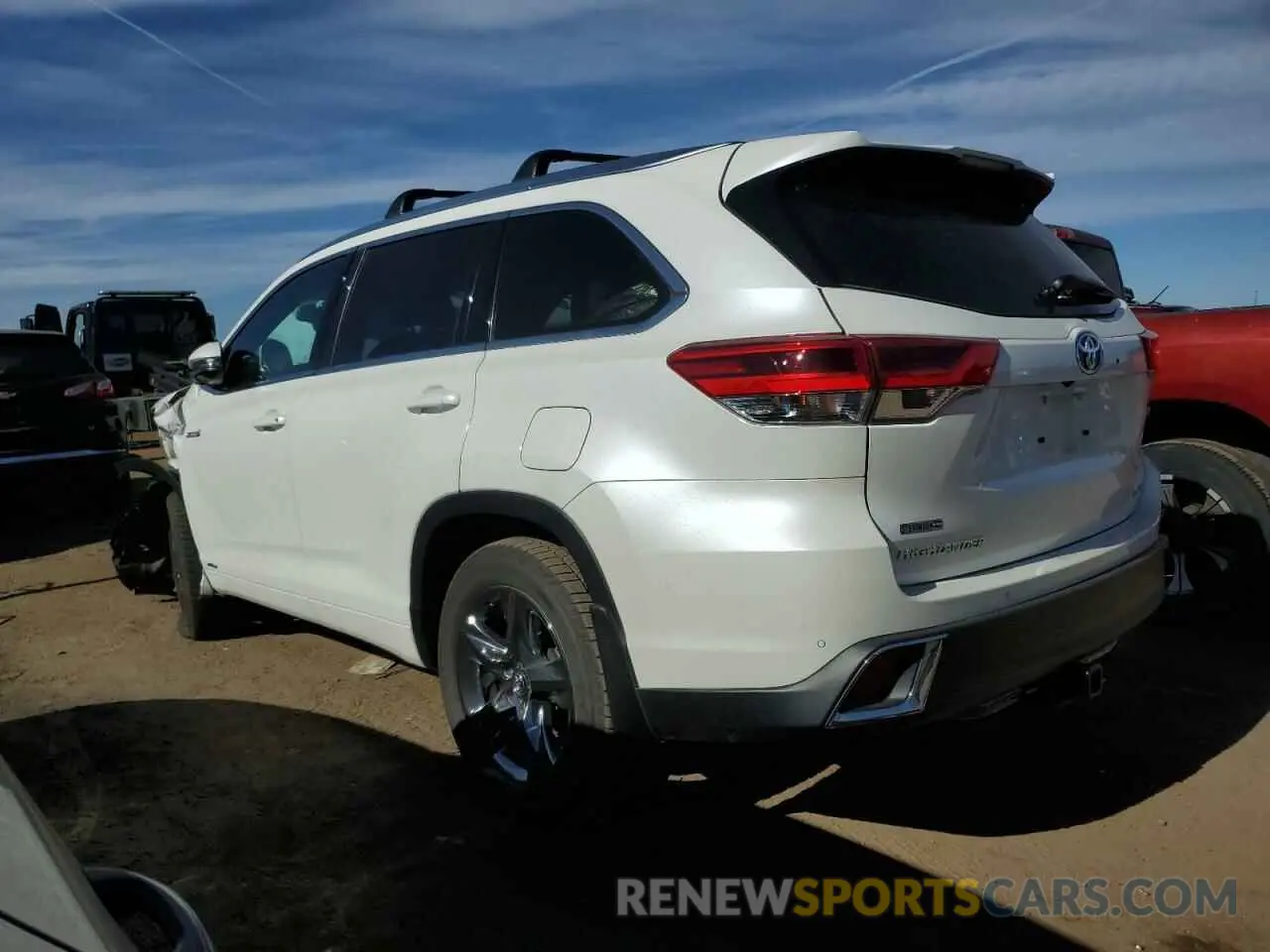 2 fotografías del automóvil dañado 5TDDGRFH5KS064288 TOYOTA HIGHLANDER 2019