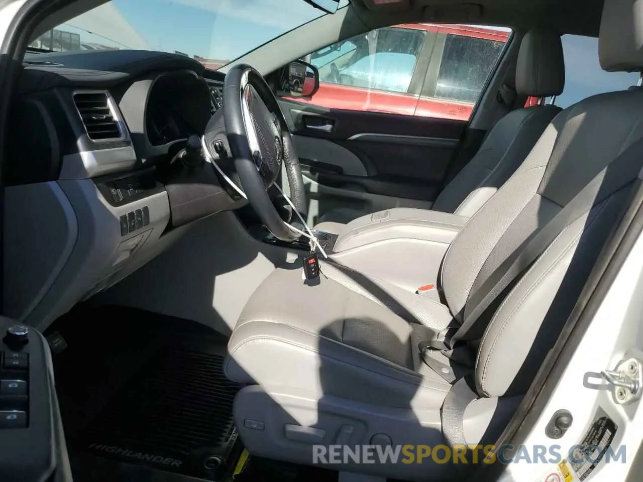 7 fotografías del automóvil dañado 5TDDGRFH5KS064288 TOYOTA HIGHLANDER 2019