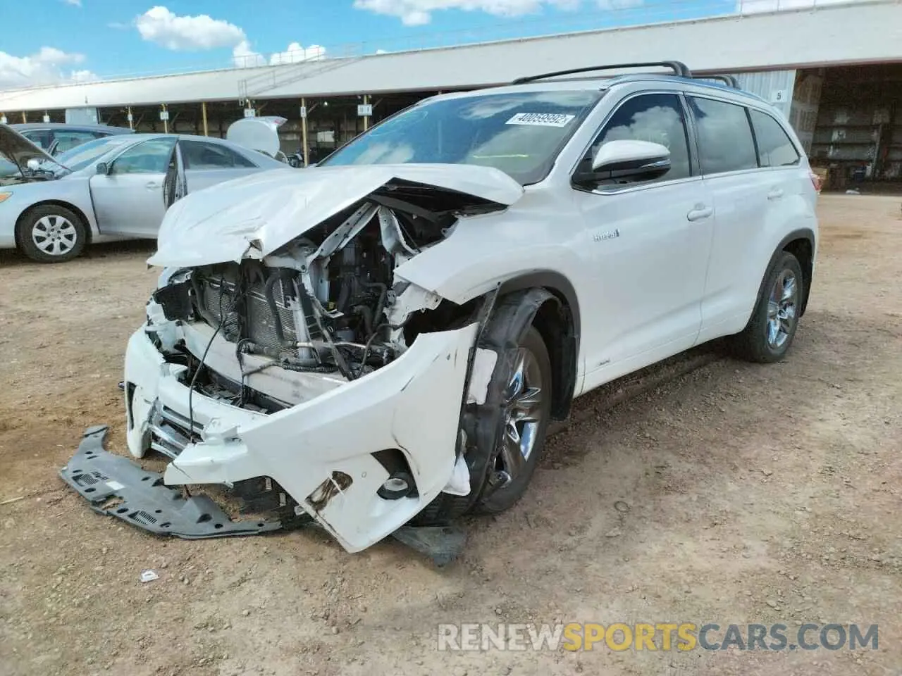 2 fotografías del automóvil dañado 5TDDGRFH6KS072786 TOYOTA HIGHLANDER 2019