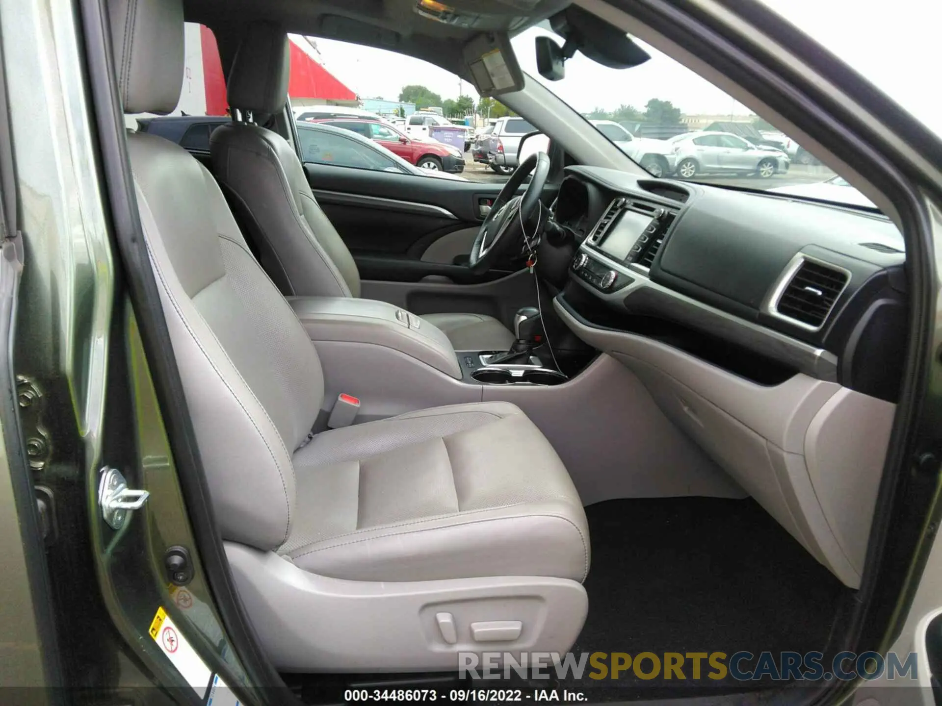 5 fotografías del automóvil dañado 5TDDGRFH7KS053213 TOYOTA HIGHLANDER 2019