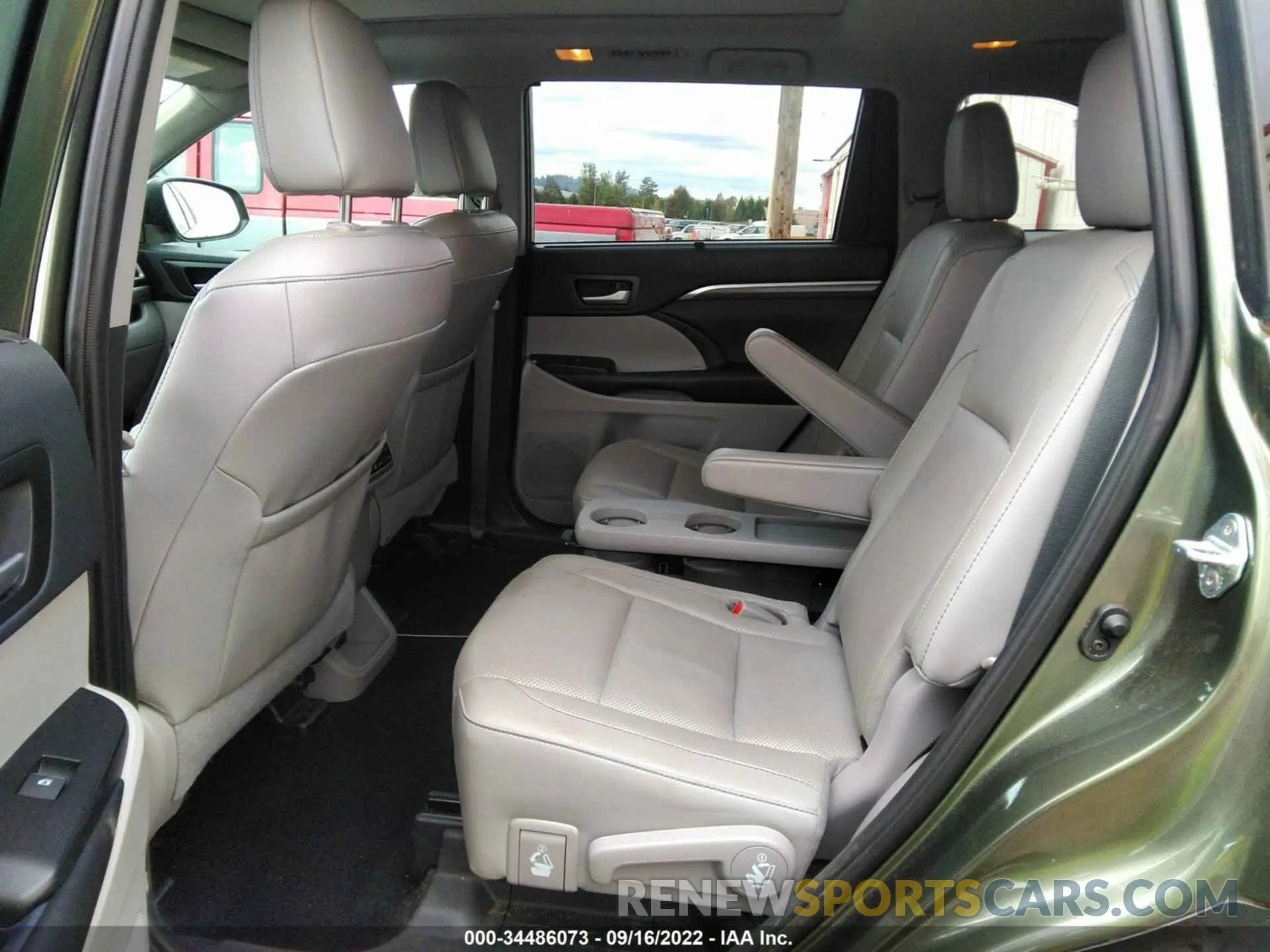 8 fotografías del automóvil dañado 5TDDGRFH7KS053213 TOYOTA HIGHLANDER 2019