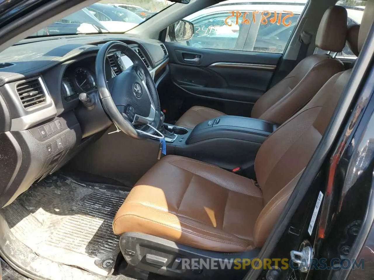 7 fotografías del automóvil dañado 5TDDGRFH7KS053812 TOYOTA HIGHLANDER 2019