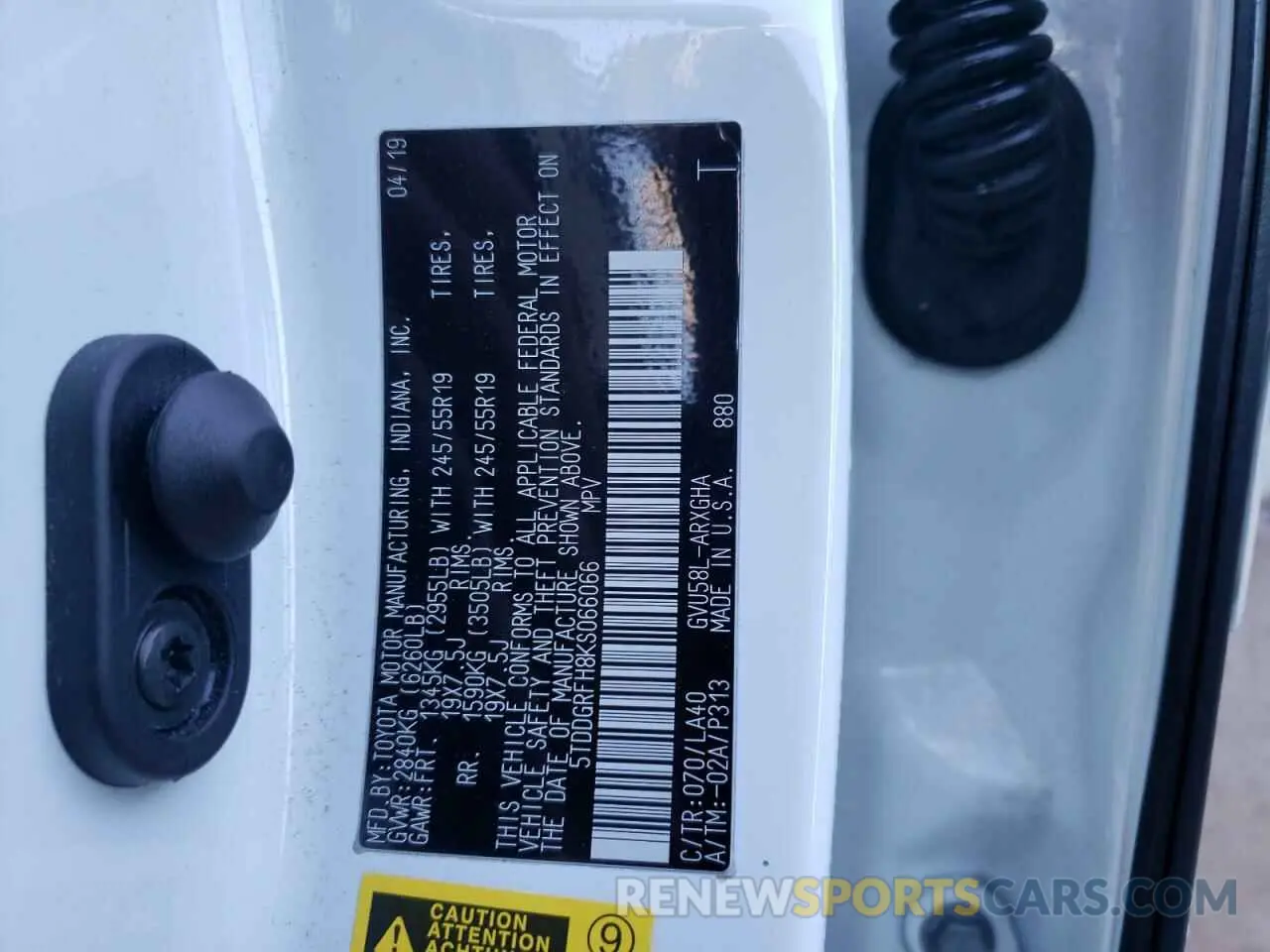 12 fotografías del automóvil dañado 5TDDGRFH8KS066066 TOYOTA HIGHLANDER 2019