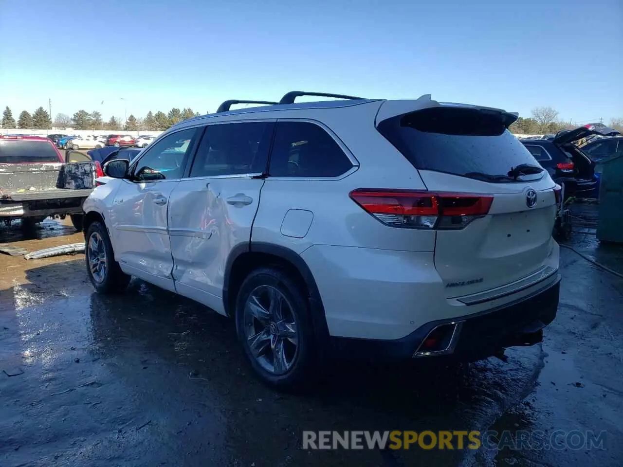 2 fotografías del automóvil dañado 5TDDGRFH8KS066066 TOYOTA HIGHLANDER 2019
