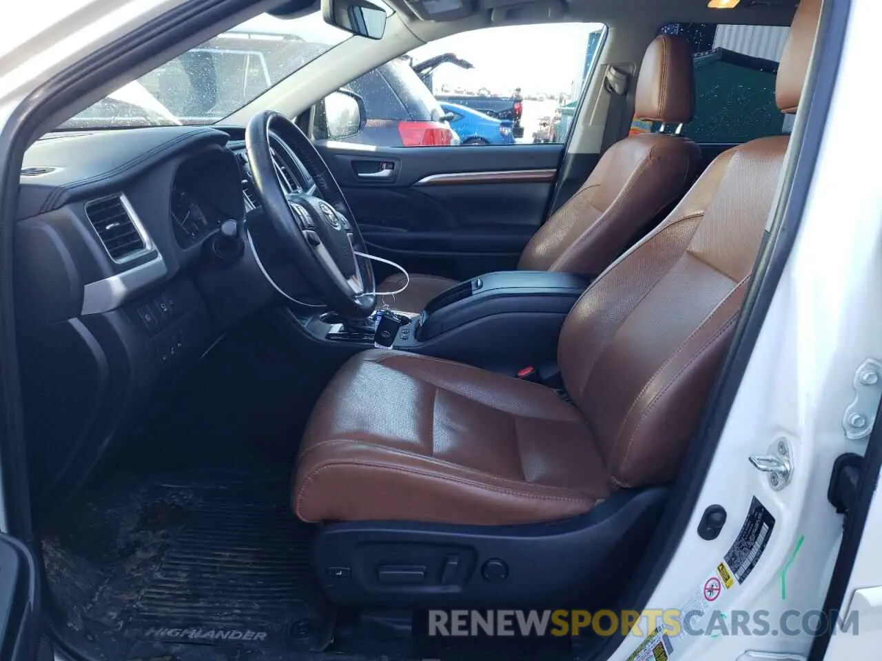 7 fotografías del automóvil dañado 5TDDGRFH8KS066066 TOYOTA HIGHLANDER 2019