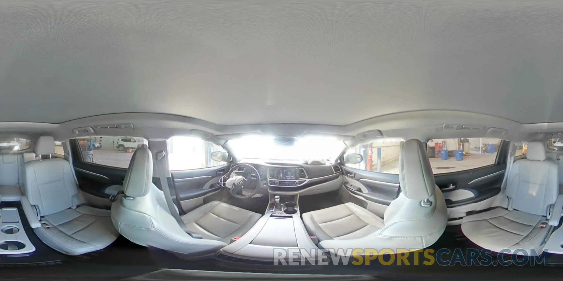 16 fotografías del automóvil dañado 5TDDGRFH8KS070831 TOYOTA HIGHLANDER 2019
