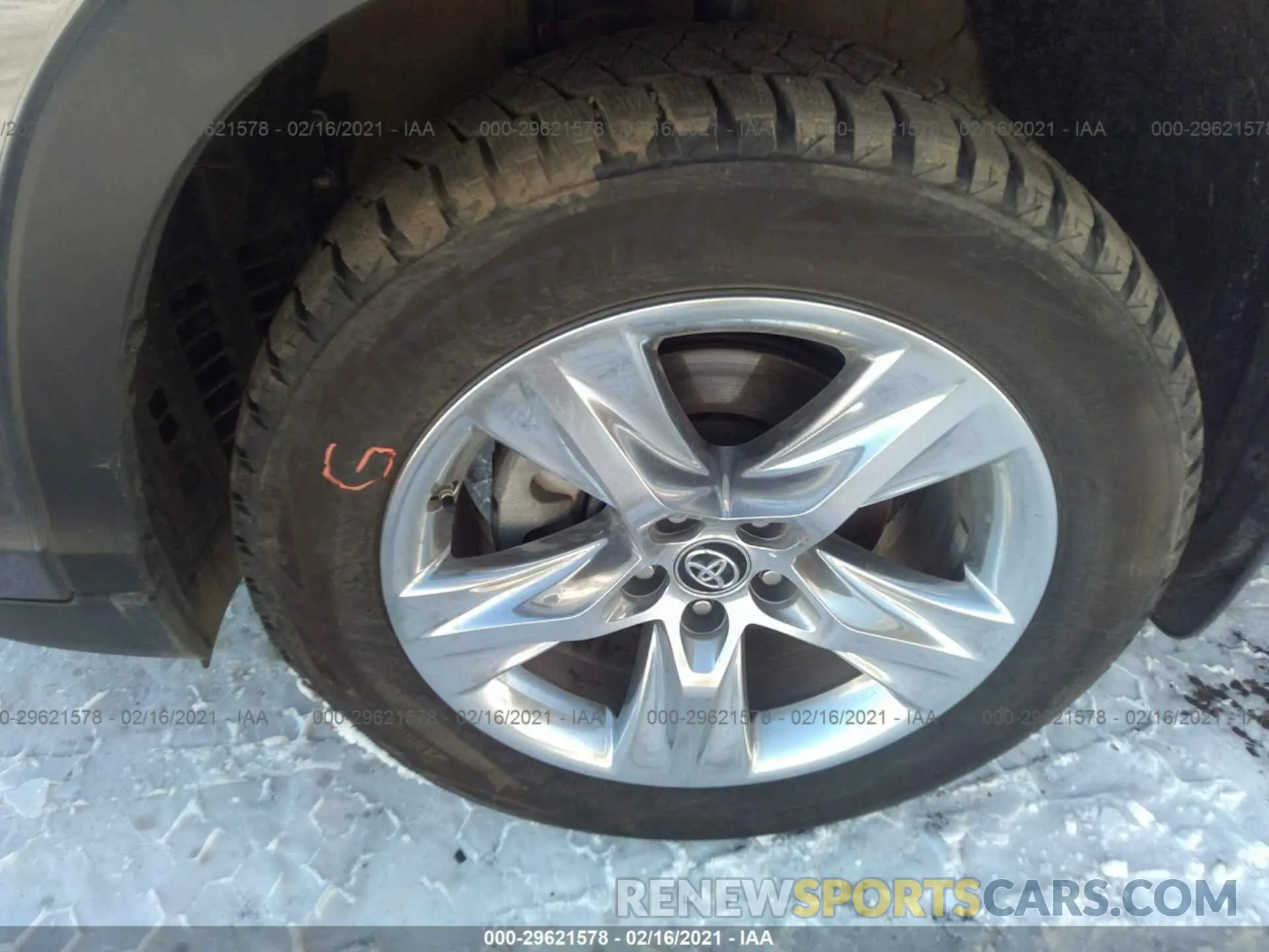 11 fotografías del automóvil dañado 5TDDGRFH9KS053942 TOYOTA HIGHLANDER 2019