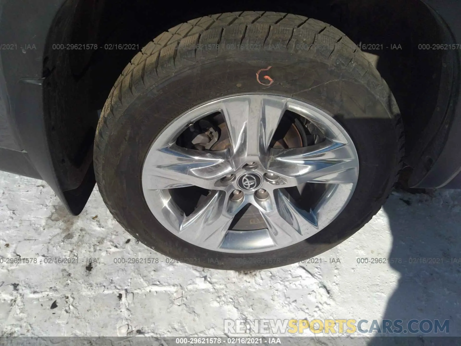 14 fotografías del automóvil dañado 5TDDGRFH9KS053942 TOYOTA HIGHLANDER 2019