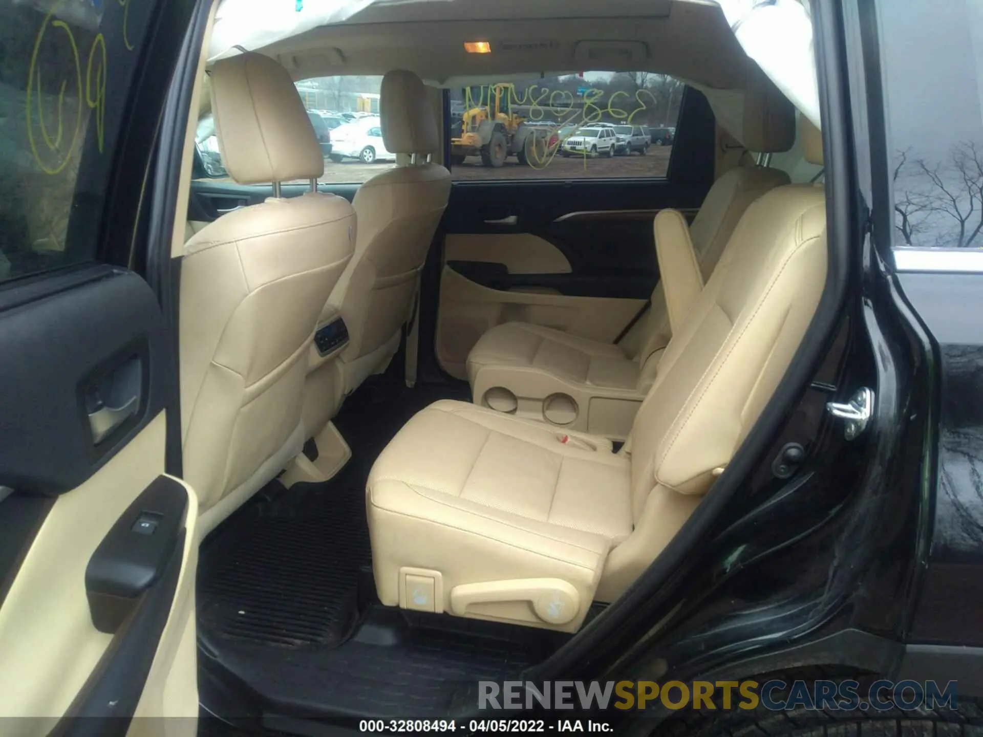 8 fotografías del automóvil dañado 5TDDGRFH9KS069638 TOYOTA HIGHLANDER 2019
