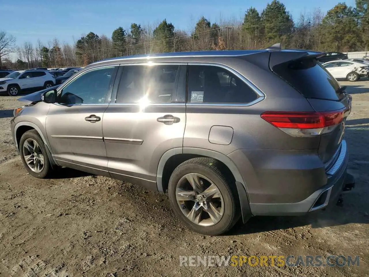 2 fotografías del automóvil dañado 5TDDZRFH0KS703283 TOYOTA HIGHLANDER 2019