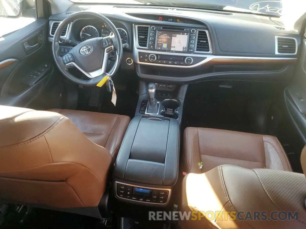 8 fotografías del automóvil dañado 5TDDZRFH0KS703283 TOYOTA HIGHLANDER 2019