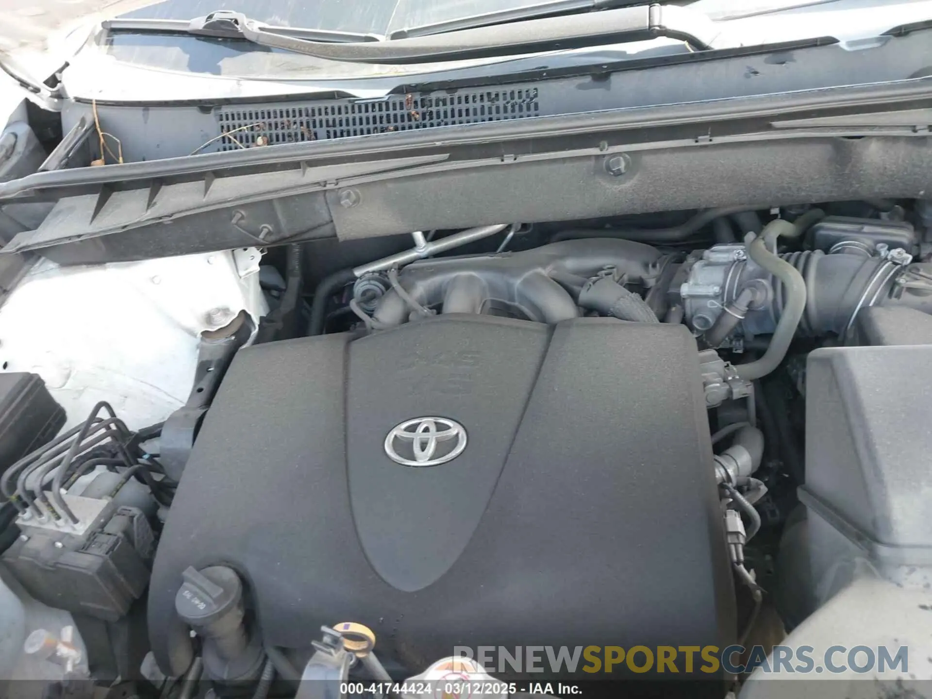 10 fotografías del automóvil dañado 5TDDZRFH0KS945779 TOYOTA HIGHLANDER 2019