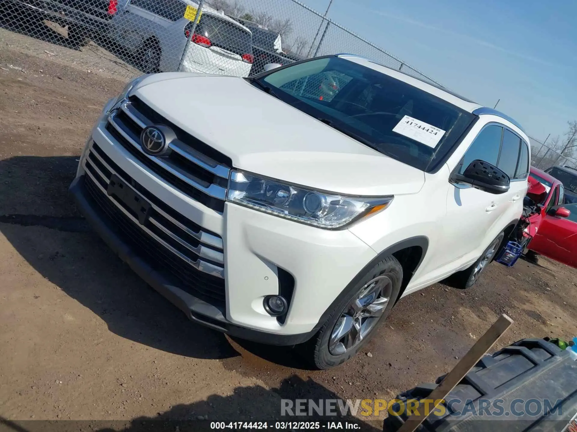 2 fotografías del automóvil dañado 5TDDZRFH0KS945779 TOYOTA HIGHLANDER 2019