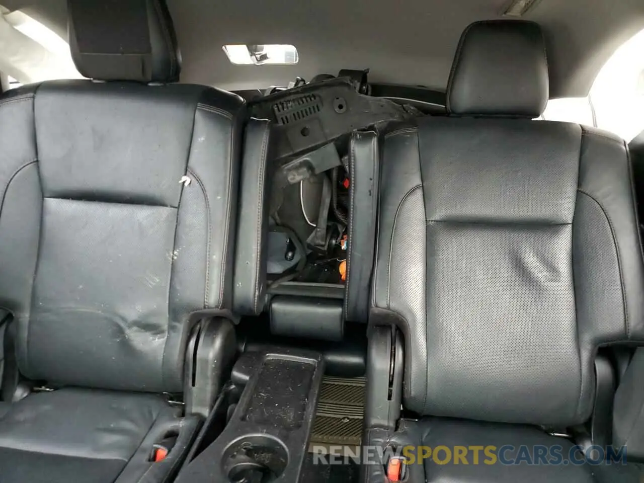10 fotografías del automóvil dañado 5TDDZRFH0KS954644 TOYOTA HIGHLANDER 2019