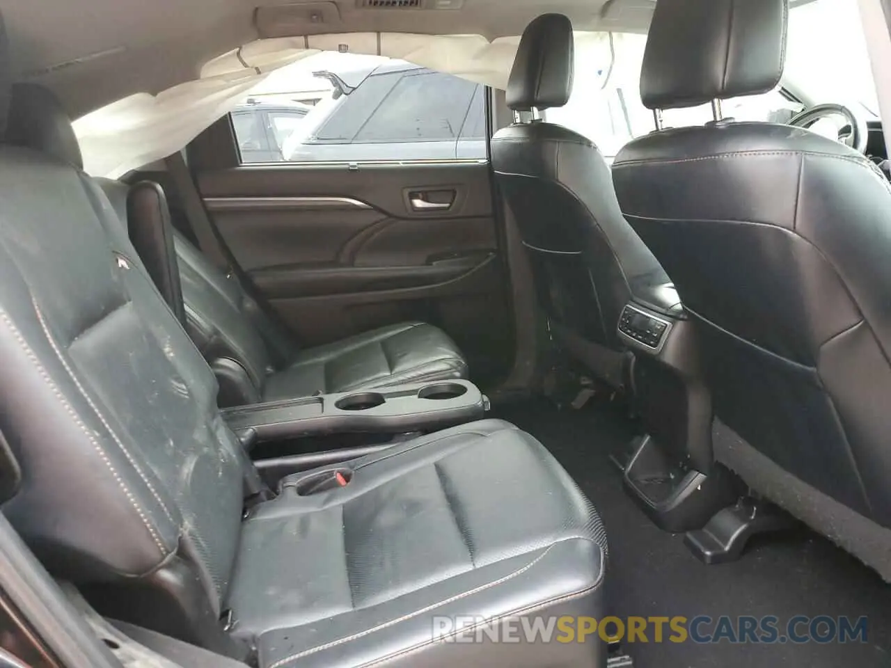 11 fotografías del automóvil dañado 5TDDZRFH0KS954644 TOYOTA HIGHLANDER 2019