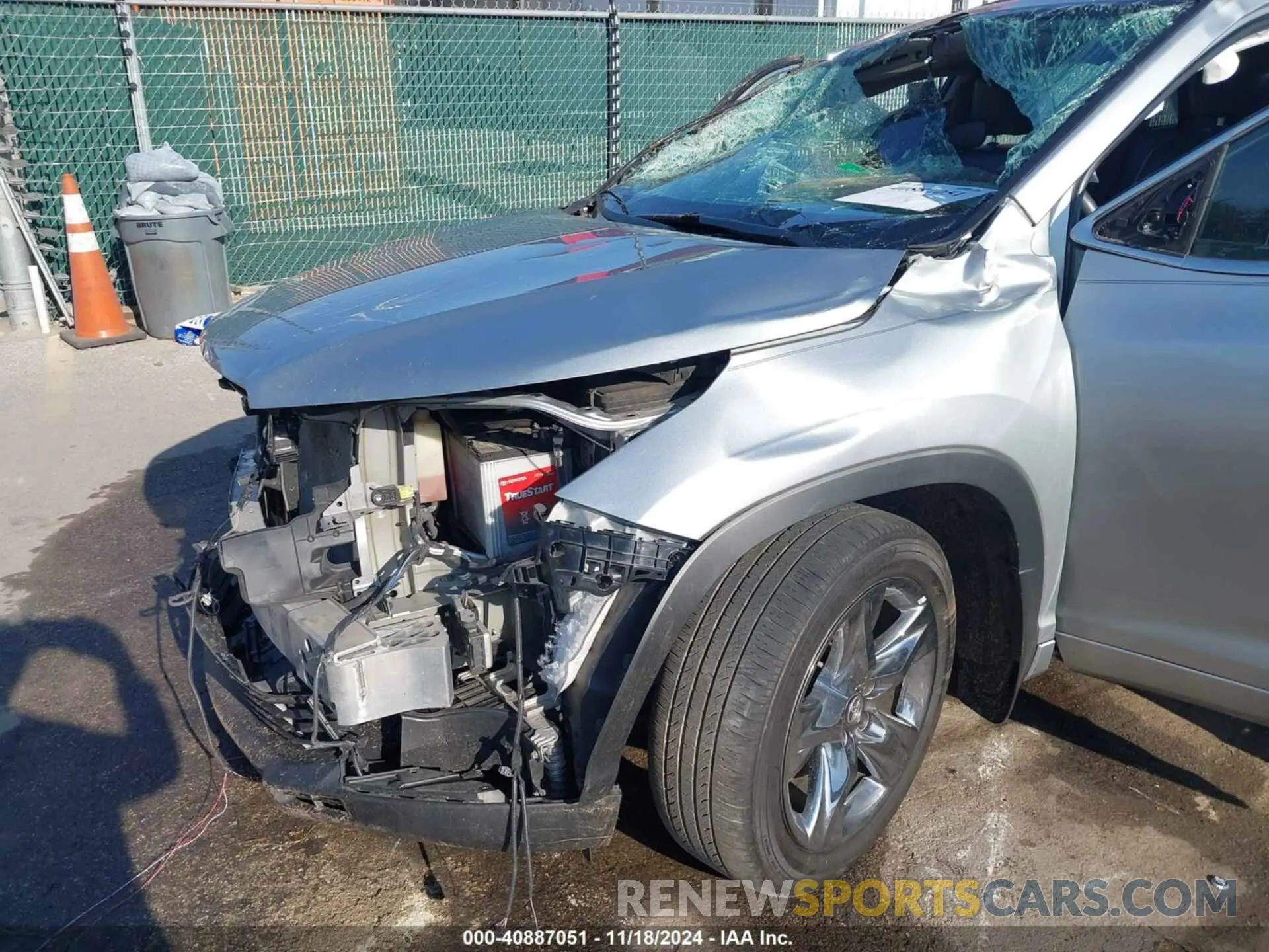 14 fotografías del automóvil dañado 5TDDZRFH0KS965479 TOYOTA HIGHLANDER 2019