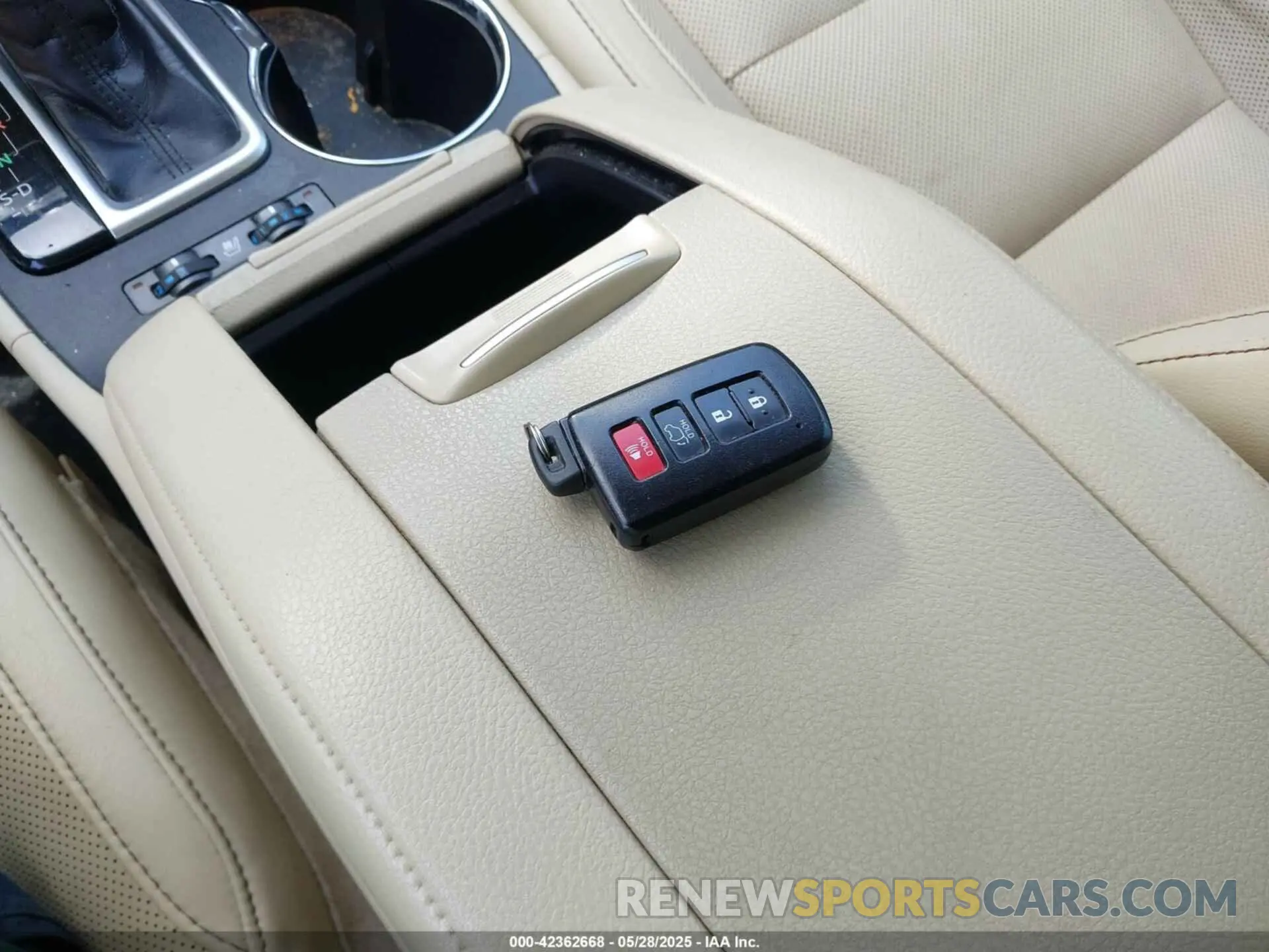 11 fotografías del automóvil dañado 5TDDZRFH0KS972092 TOYOTA HIGHLANDER 2019
