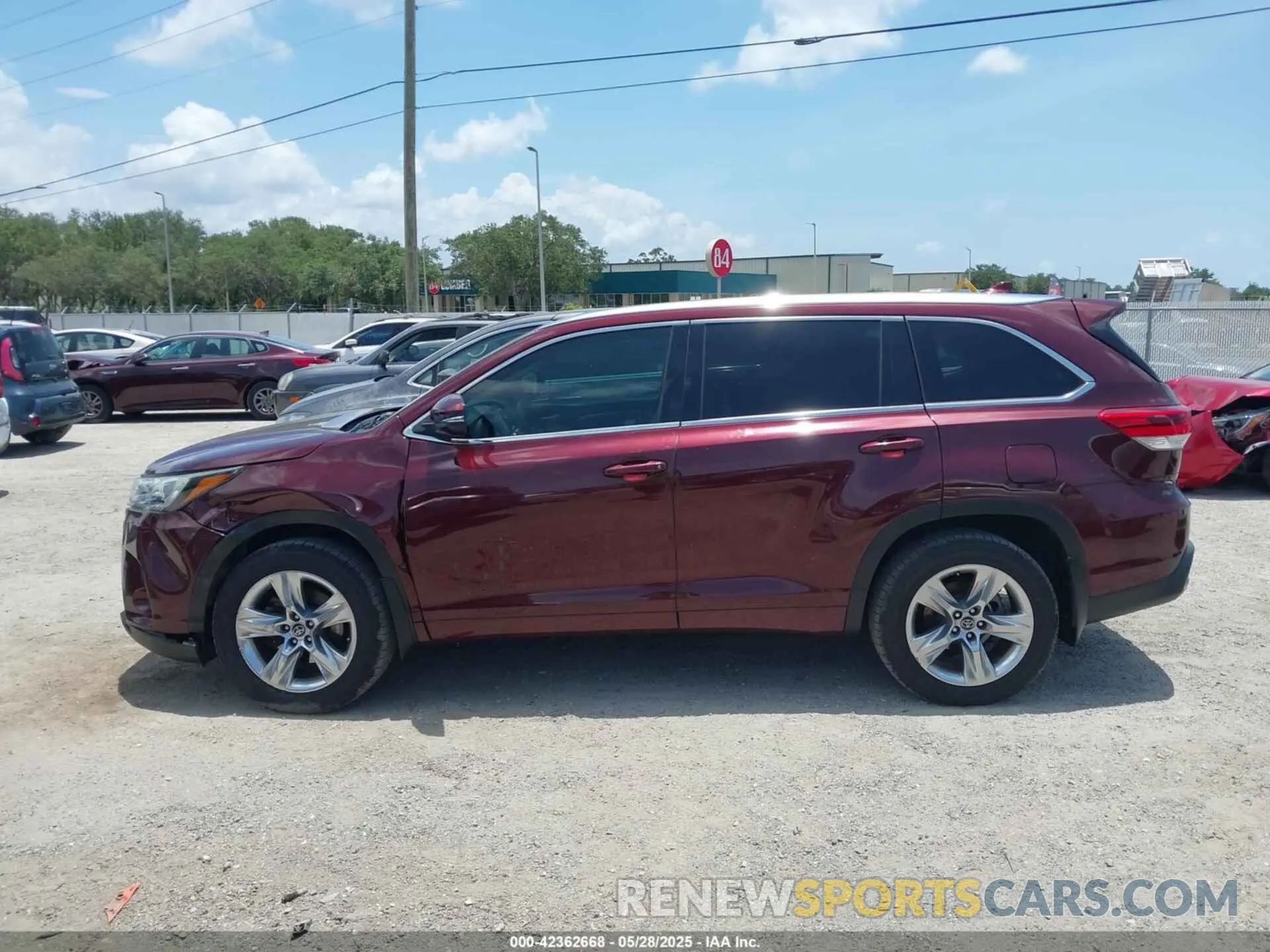 14 fotografías del automóvil dañado 5TDDZRFH0KS972092 TOYOTA HIGHLANDER 2019
