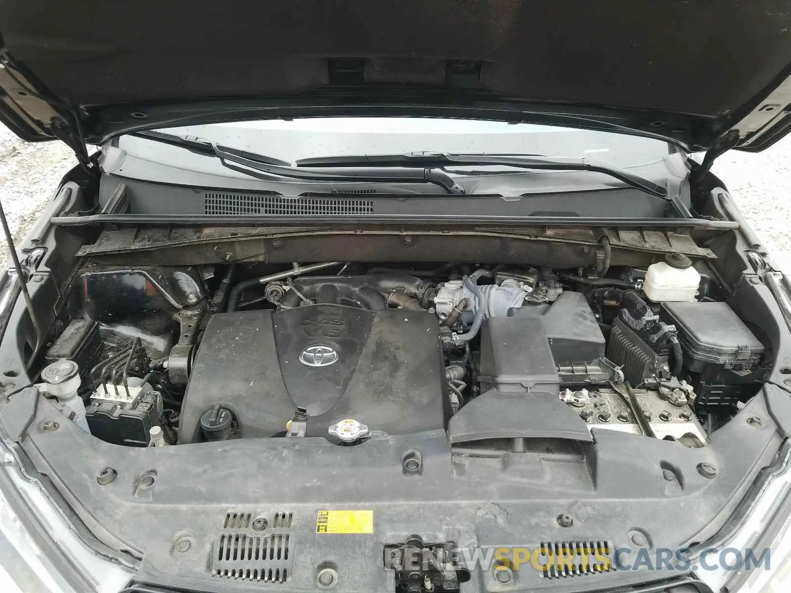 7 fotografías del automóvil dañado 5TDDZRFH0KS978569 TOYOTA HIGHLANDER 2019