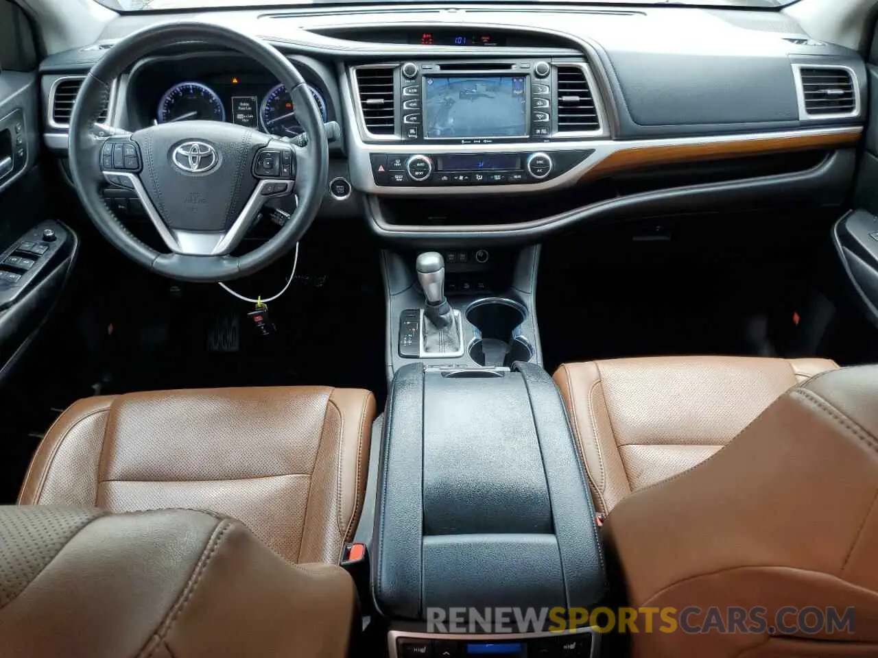 8 fotografías del automóvil dañado 5TDDZRFH1KS701297 TOYOTA HIGHLANDER 2019