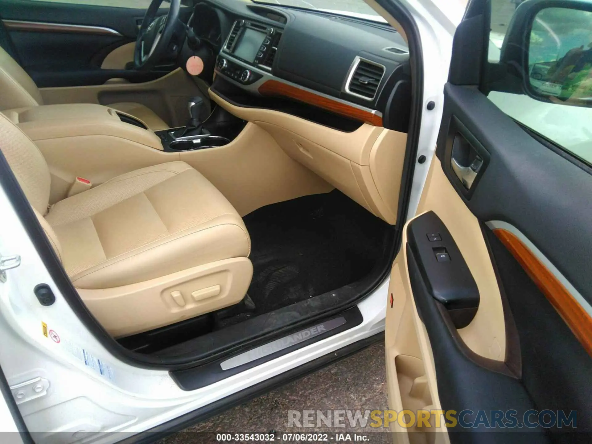 5 fotografías del automóvil dañado 5TDDZRFH1KS733442 TOYOTA HIGHLANDER 2019